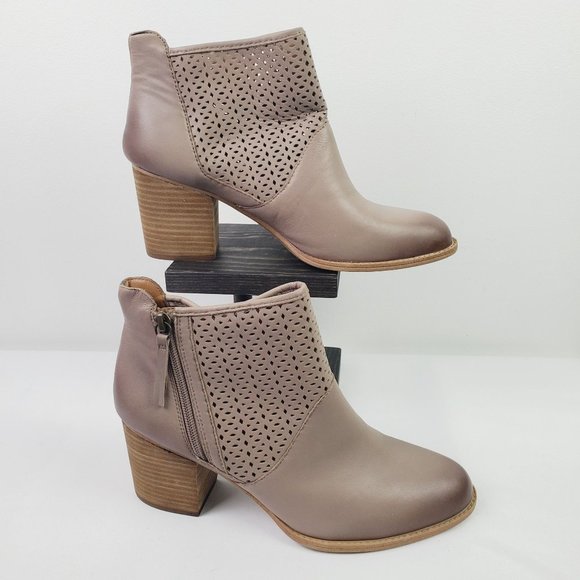 Sofft Perforated Nude Ombre Zipper Side CBUG18 Bootie Sz 10M - Picture 4 of 12